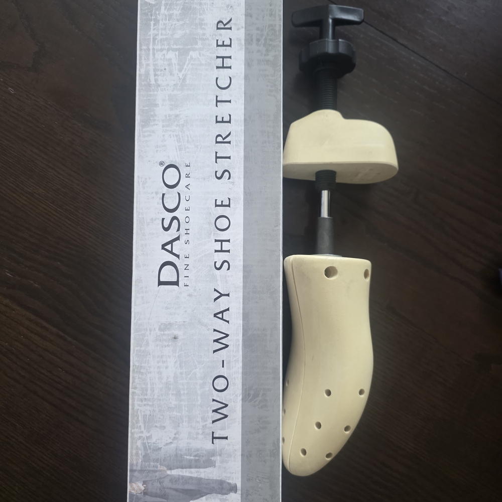 Cream Shoe Stretcher for Men
